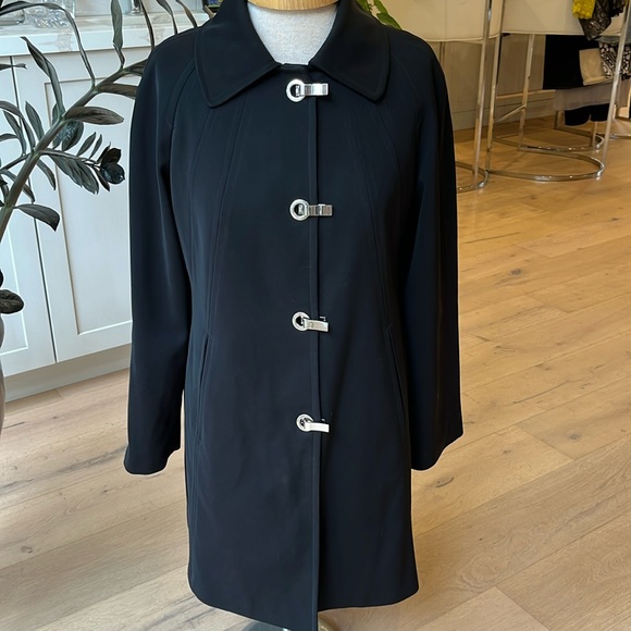 EUC London Fog black round neck silver clasp front fully lined heavier rain coat - Picture 2 of 10